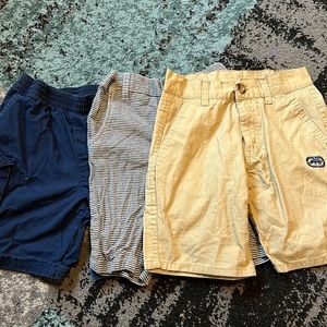 Shorts no rips in good condition pets and smoke free home bundle for 3